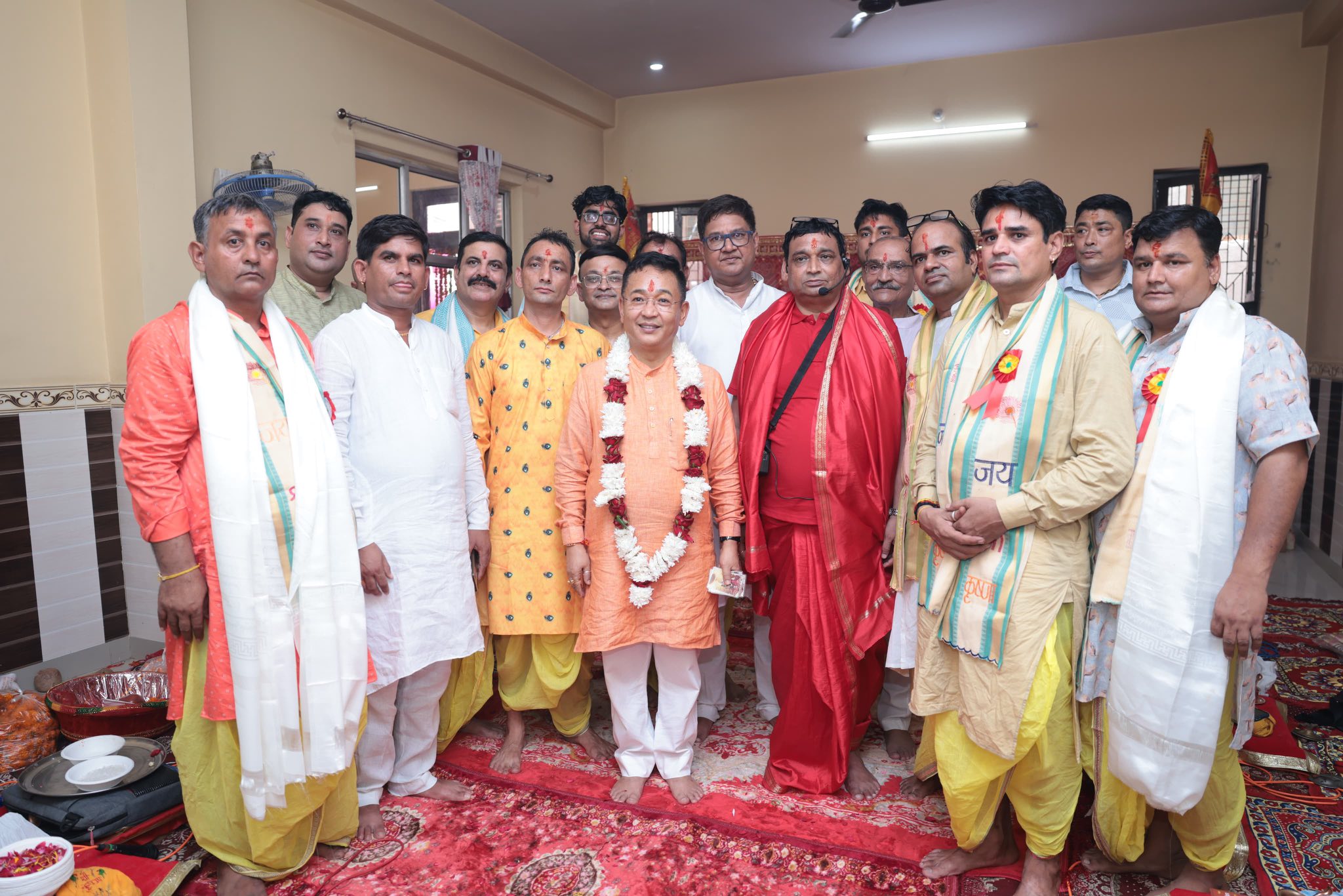 Read more about the article श्री पहाडी माता मन्दिरको दर्शनमा मुख्यमन्त्री गोले