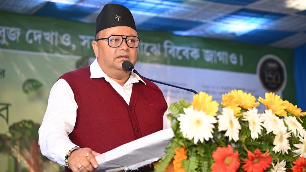Read more about the article वन बाँच्यो भने हामी पनि बाँच्नेछौ, बनको संरक्षण मानव अस्तित्वको संरक्षण हो : अनित थापा