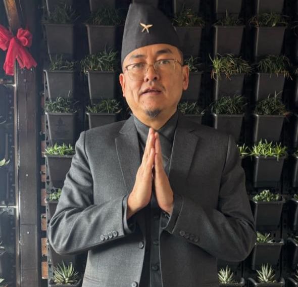 Read more about the article गोर्खा रंगमञ्च भवन परिसर शहिद स्मारकमा अजय टोलीले पनि श्रद्धाञ्जली अर्पण गर्ने