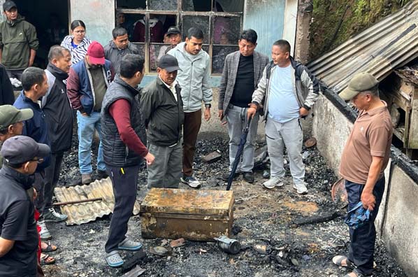 Read more about the article मार्गरेट्स होप चियाबारीको नयाँ बस्तीमा आगलागीमा घर जलेर स्वाहा, एकजनाको घटनास्थलमै मृत्यु