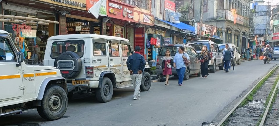 Read more about the article शहरको कतिपय ठाउँमा दोकान-पाट पुन: बाटो ओगेटेर